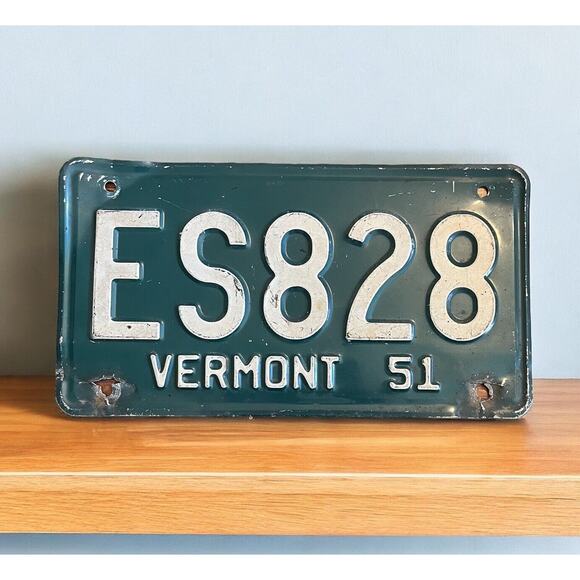 Vintage 1951 Vermont License Plate Green Garage Decor ES828 - Picture 1 of 13